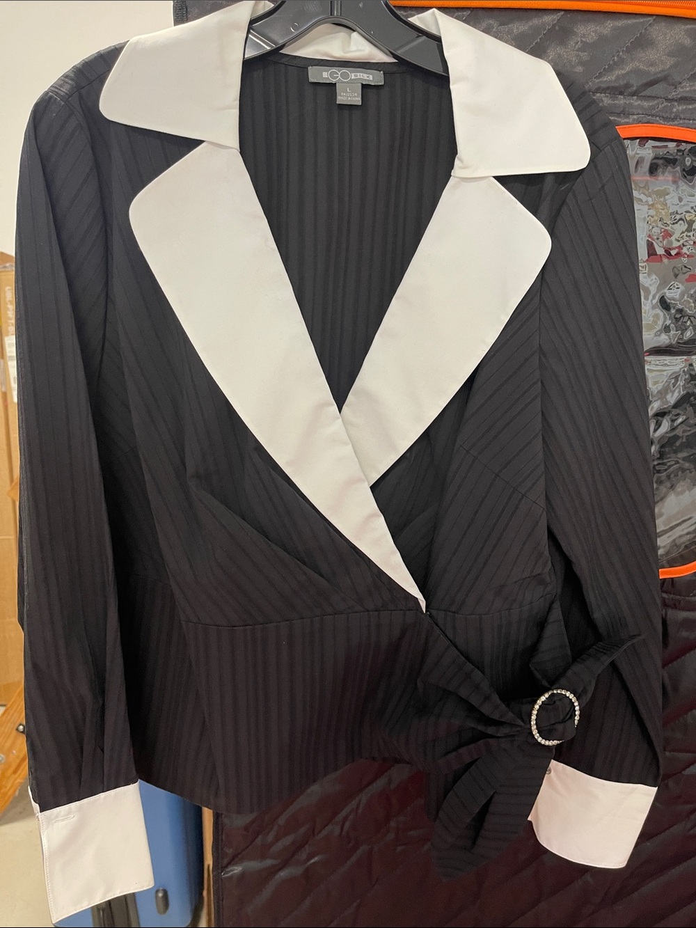 L'AGENCE Black Blouse Jacket with White Contrast Collar